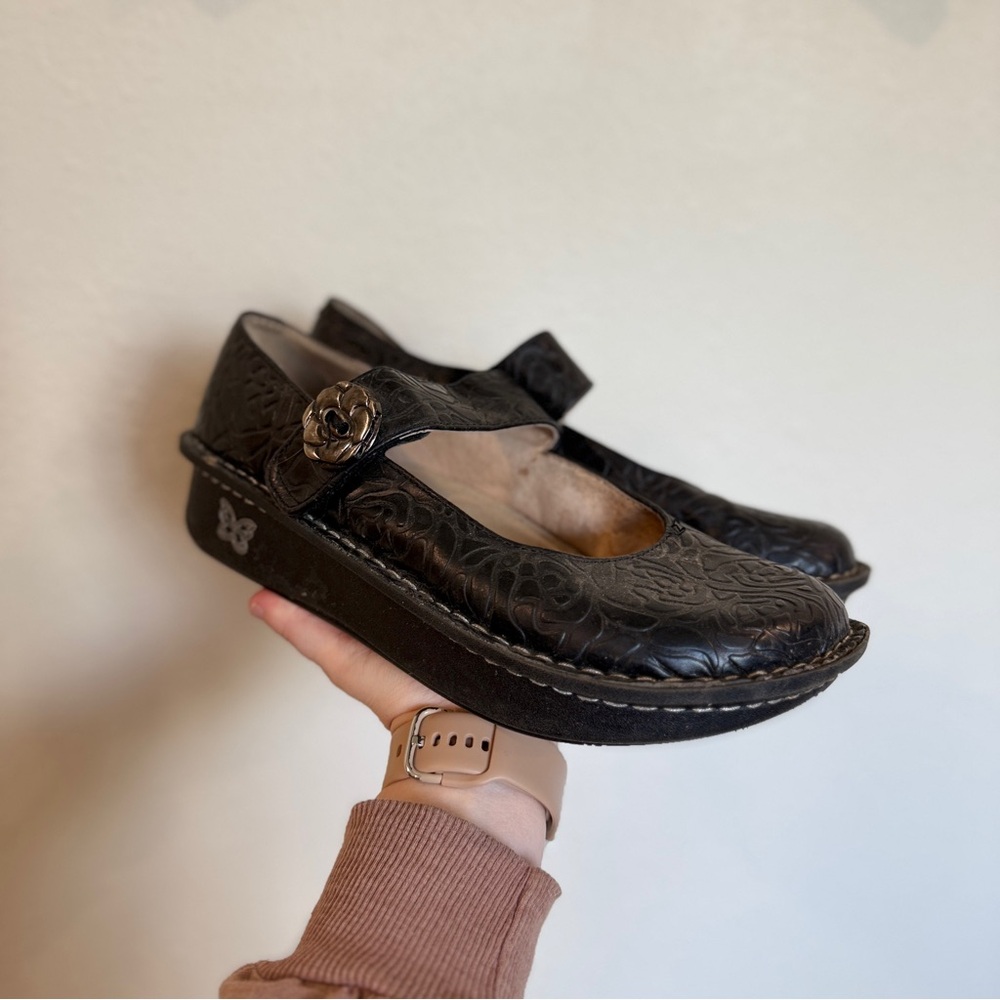 Alegria Paloma Black Embossed Rose Mary Jane’s | Size 38